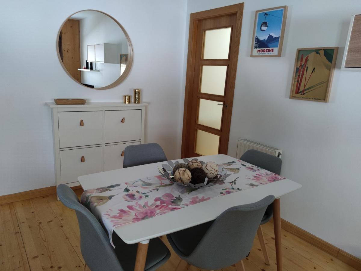 Apartamento Luga Castiello de Jaca Eksteriør billede