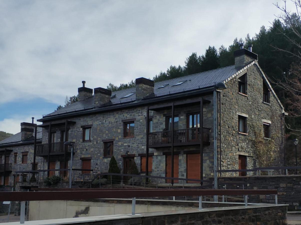 Apartamento Luga Castiello de Jaca Eksteriør billede