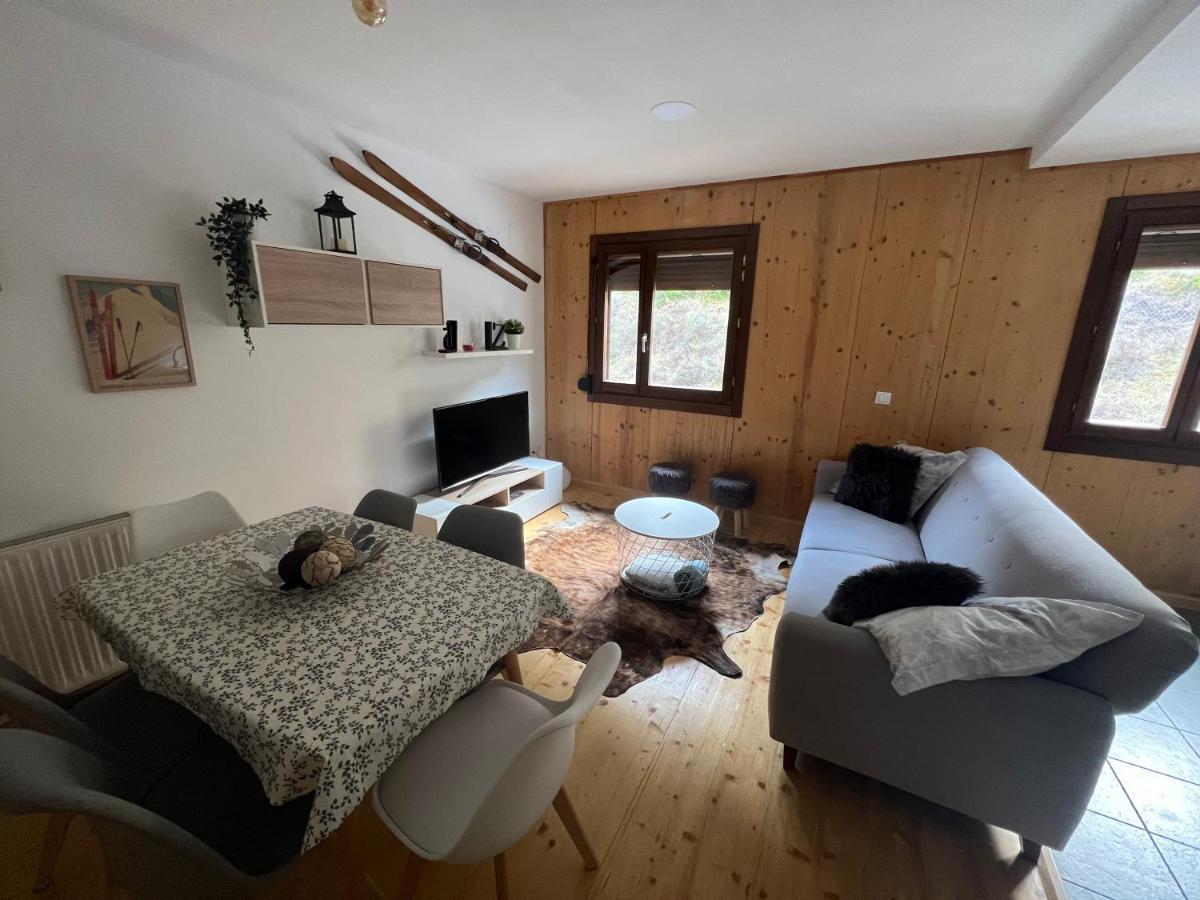 Apartamento Luga Castiello de Jaca Eksteriør billede