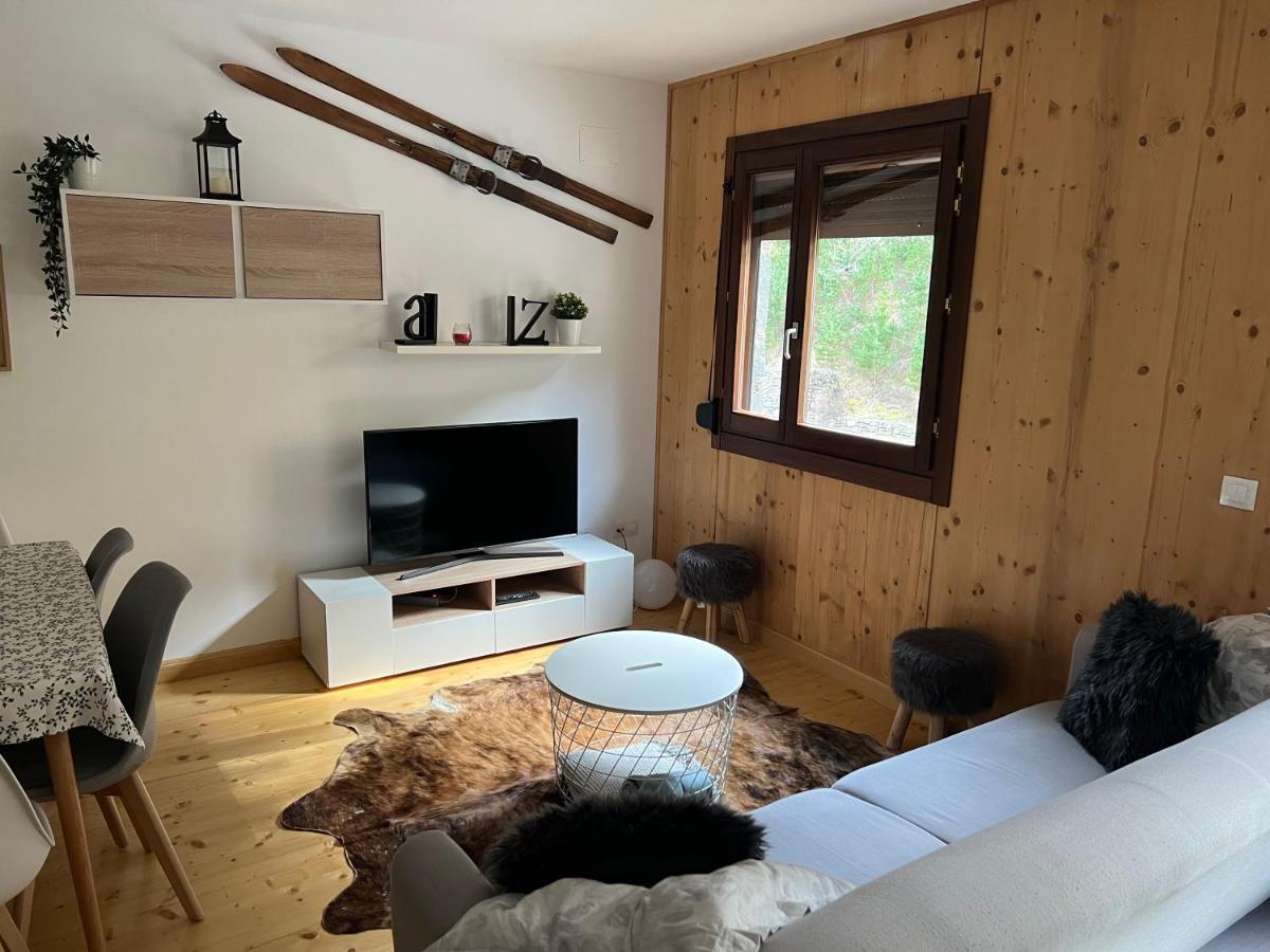 Apartamento Luga Castiello de Jaca Eksteriør billede