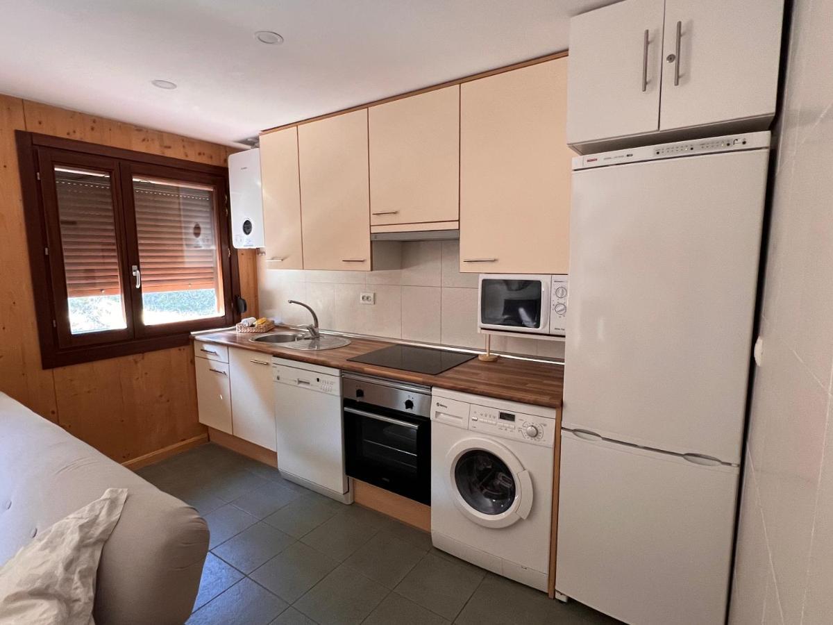 Apartamento Luga Castiello de Jaca Eksteriør billede